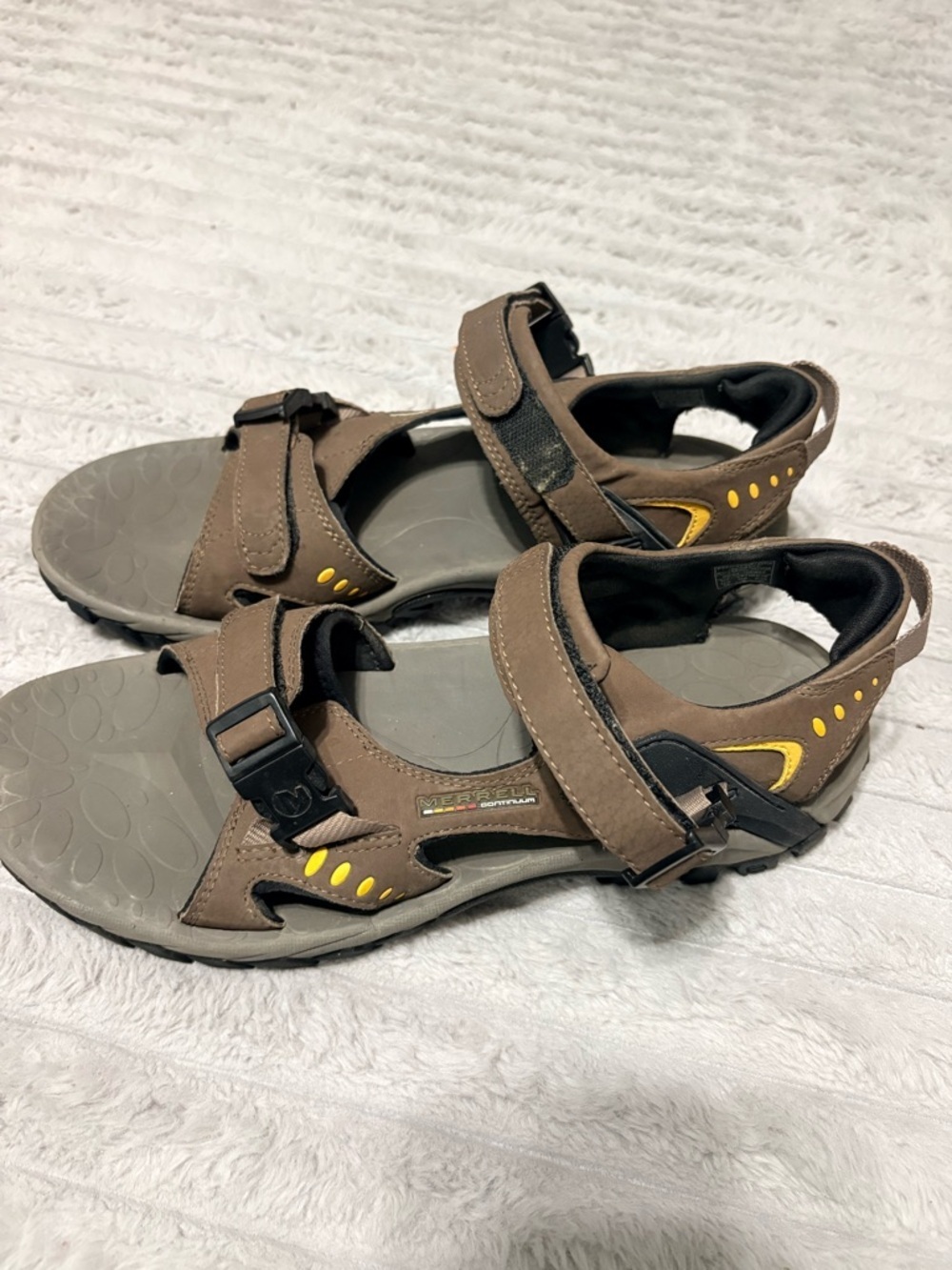 Merrell Hiking Sandals Men’s 10 Brown Yellow Vibram Outdoor Trail Sport
